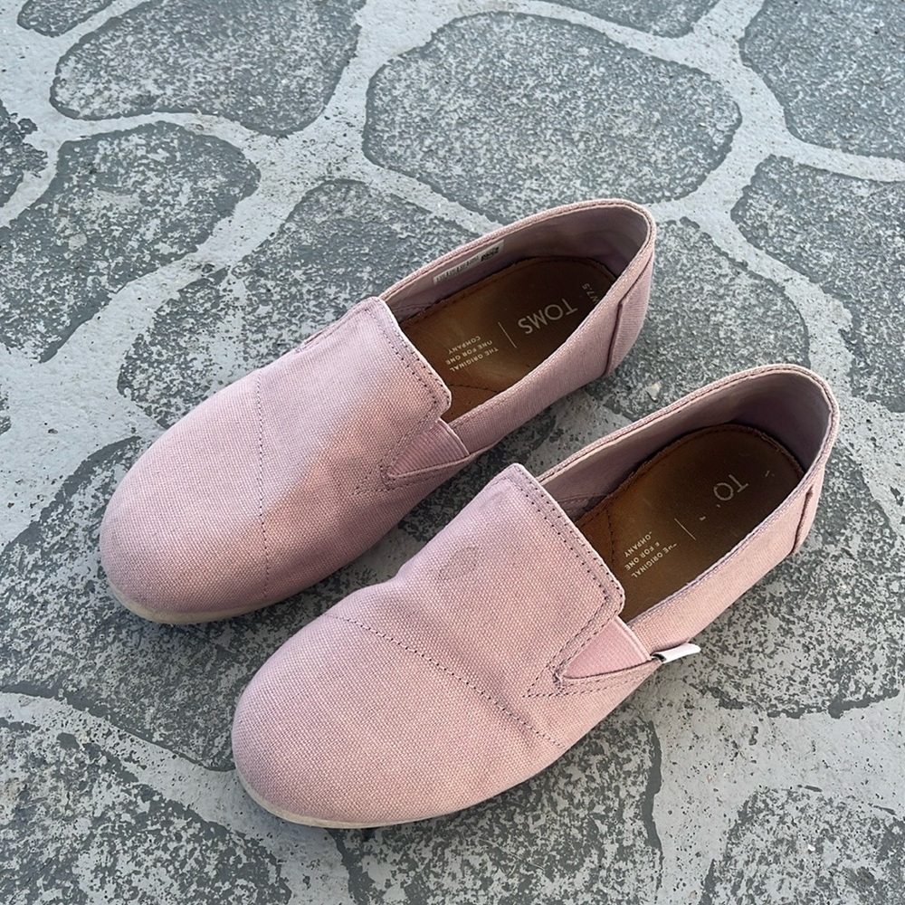 TOMS - Picture 2 of 6